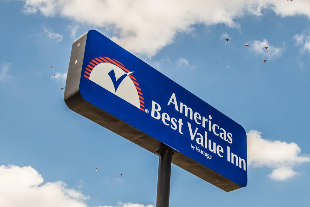 Americas Best Value Inn Fort Worth Exterior photo